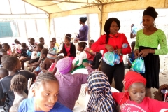 2018 Children Party @ Ungwa Makama-Tahseri staff giving out gifts